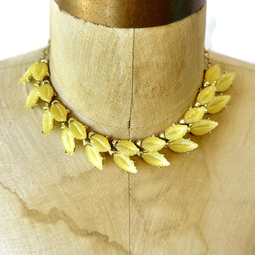 Thermoset Necklace, Yellow Lucite, Leaves, Gold Tone, 50s, Vintage, 60s, Plastic